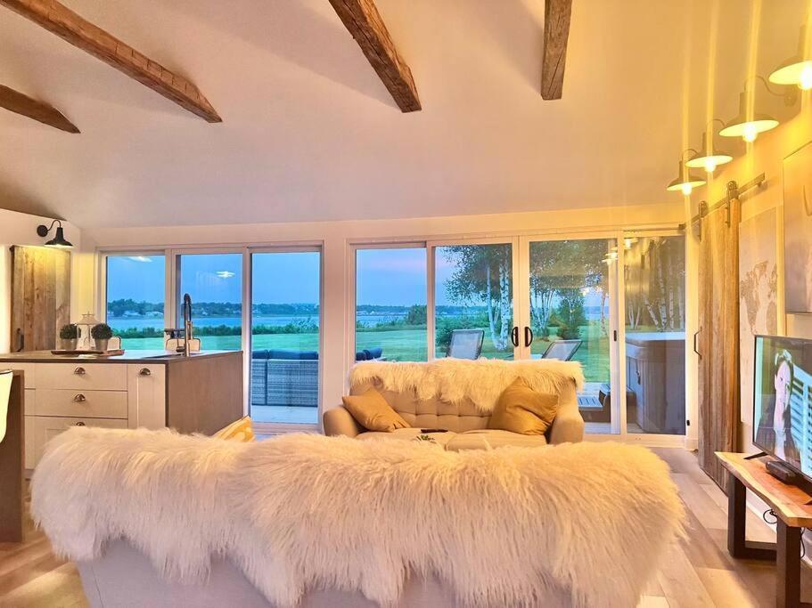 Waterfront Cottage "The Dream" With Private Hot Tub Шедьяк Экстерьер фото